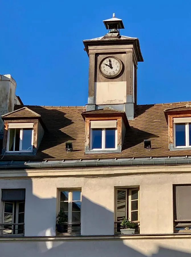 Top Cozy Apartment In The Upper Marais Area パリ 0*,